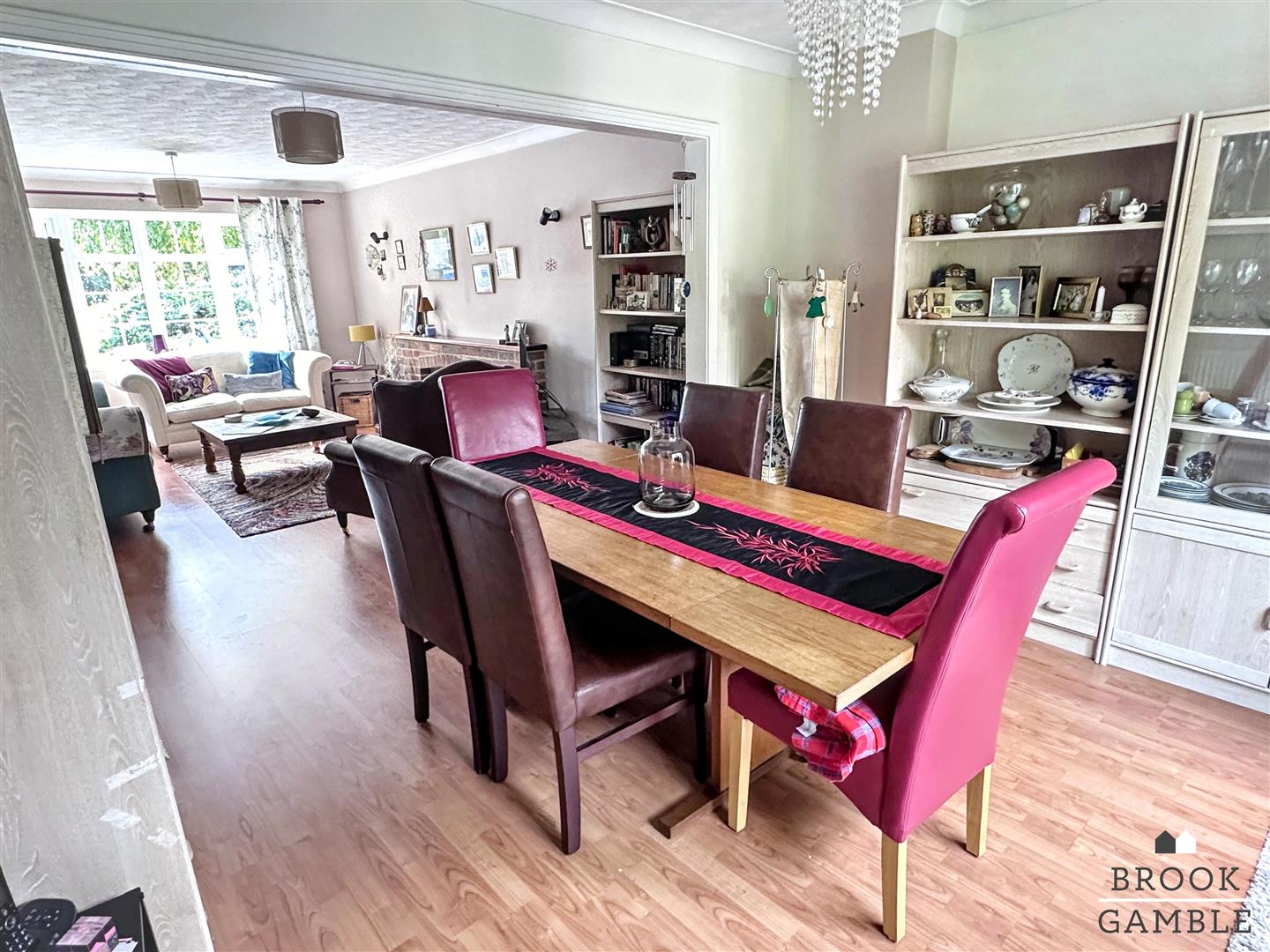4 Bedroom House - Detached. Greenway in Eastbourne, 7